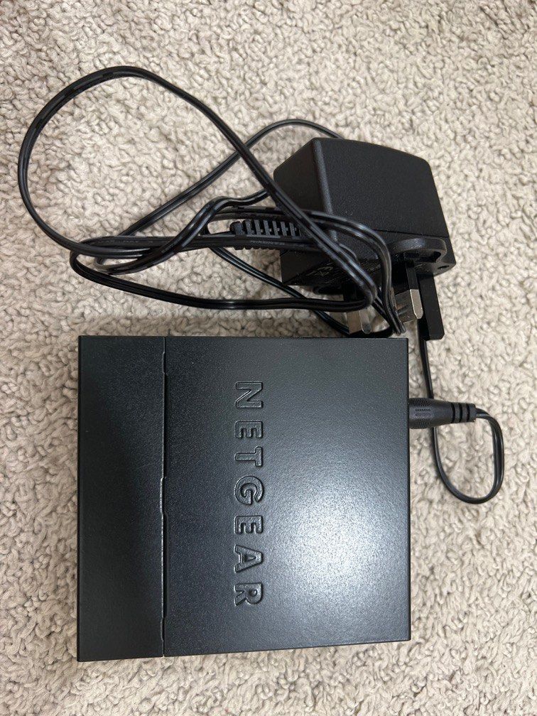 Netgear 5 port Gigabit Unmanaged Switch GS305v3, Computers