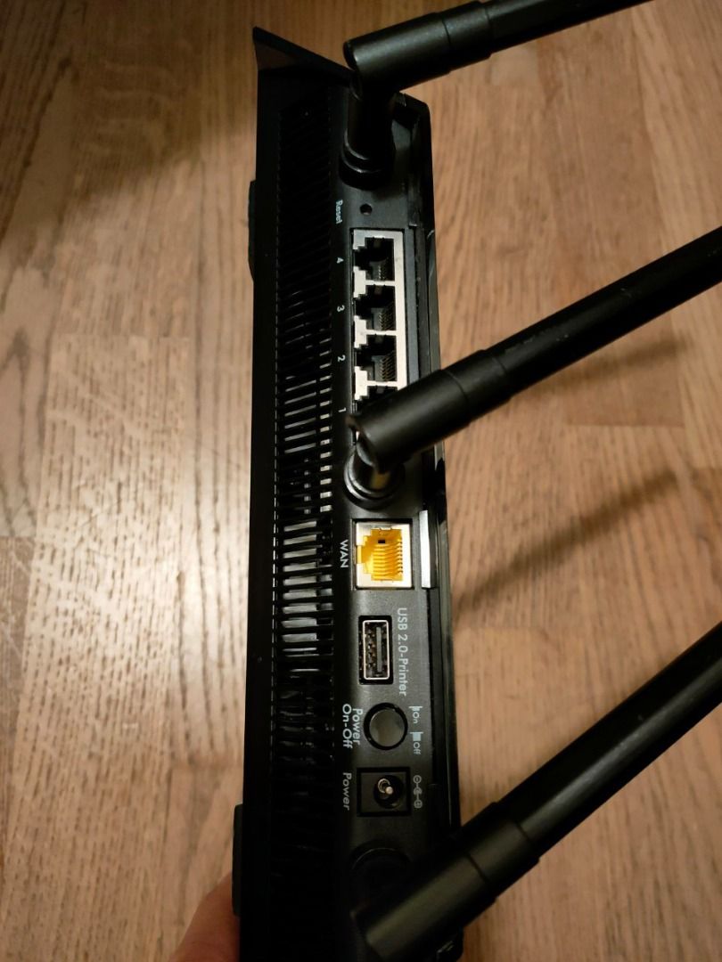 Netgear R6400 smart WiFi Router DDWRT installed AC1750 3 external