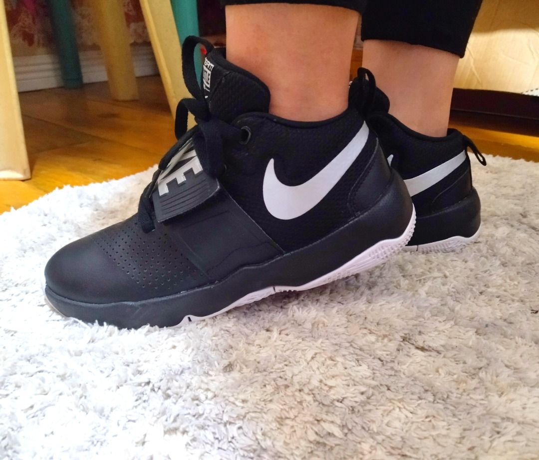 Nike team hustle d8 deals price