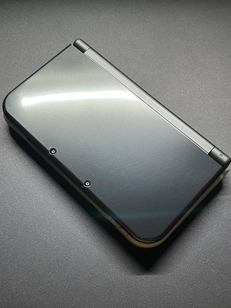 Nintendo New 3DS XL Black Colour Modded 64GB MircoSD Capacity , Video