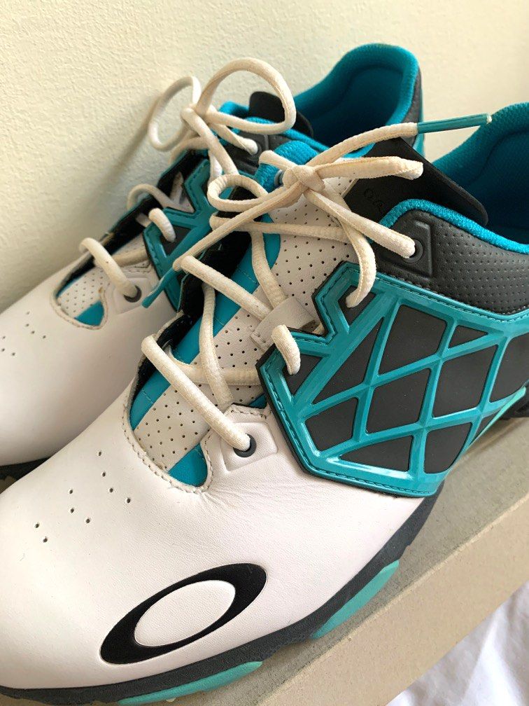 Oakley golf top shoes australia