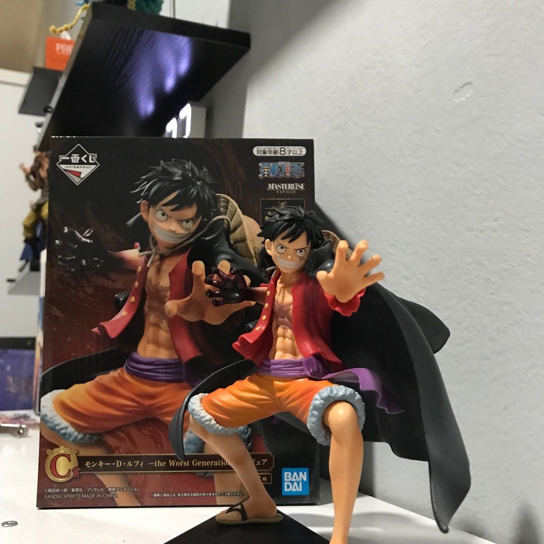Figures One Piece and merchandising products (19)
