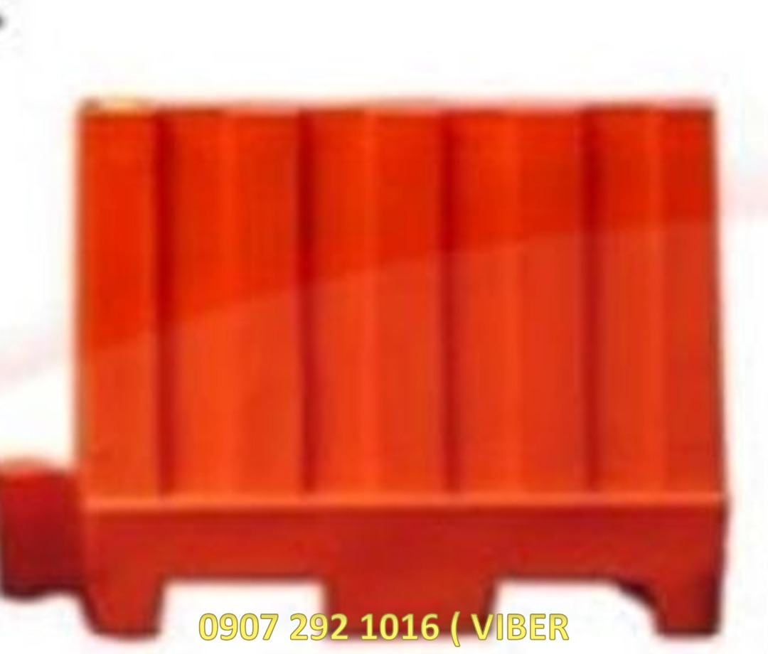 Plastic road barrier supplier 180, Commercial & Industrial