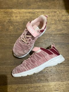 Rubber shoes for girls
