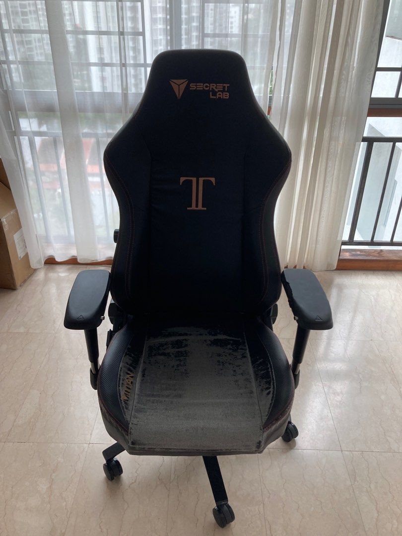 Secret Lab Gaming Chair Titan, Furniture & Home Living, Furniture