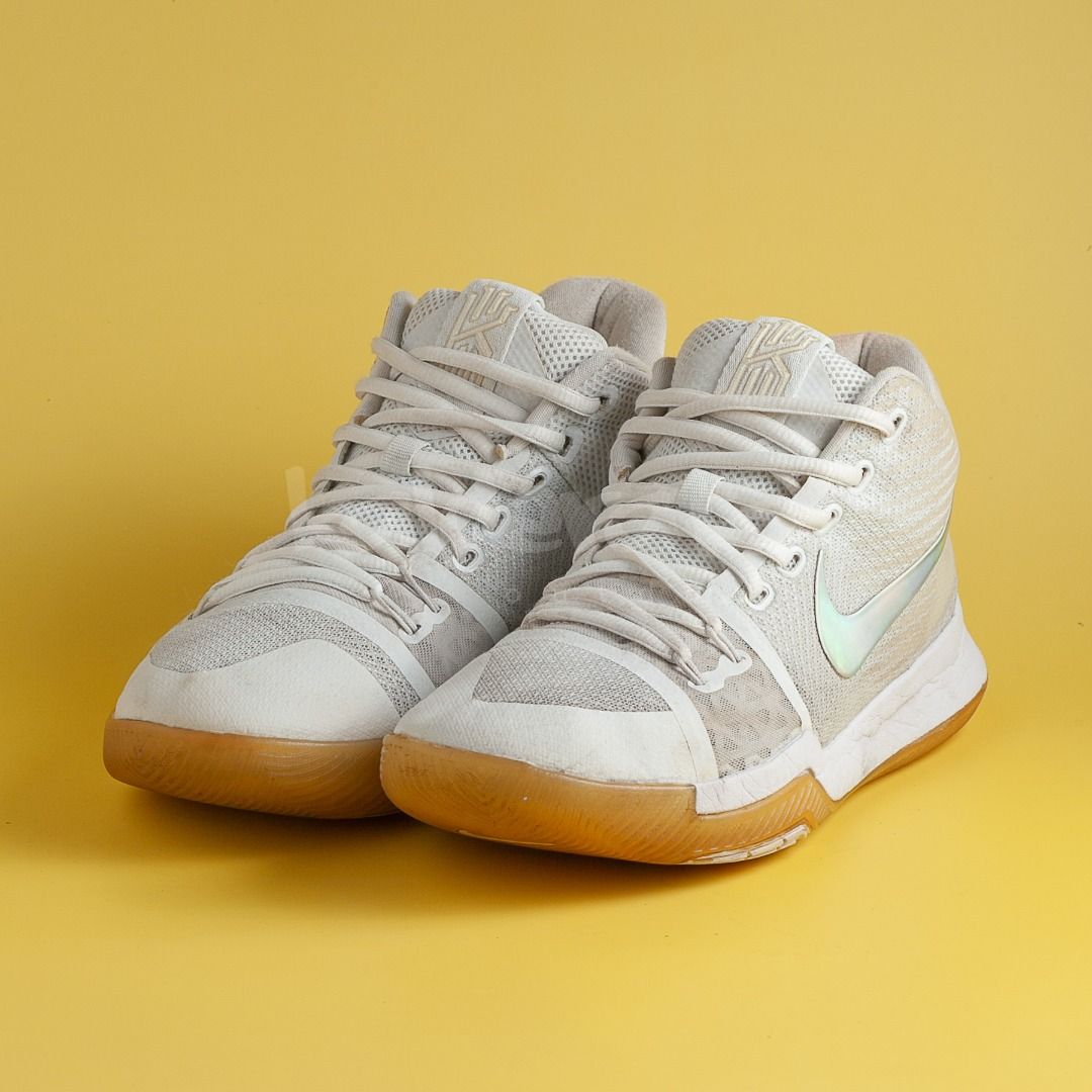 Sepatu basket 2025 kyrie 3