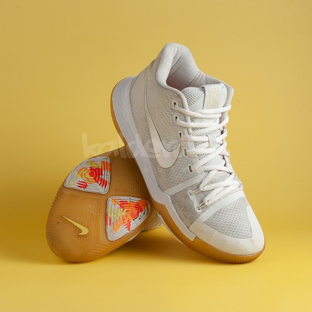 Sepatu basket kyrie 3 sale