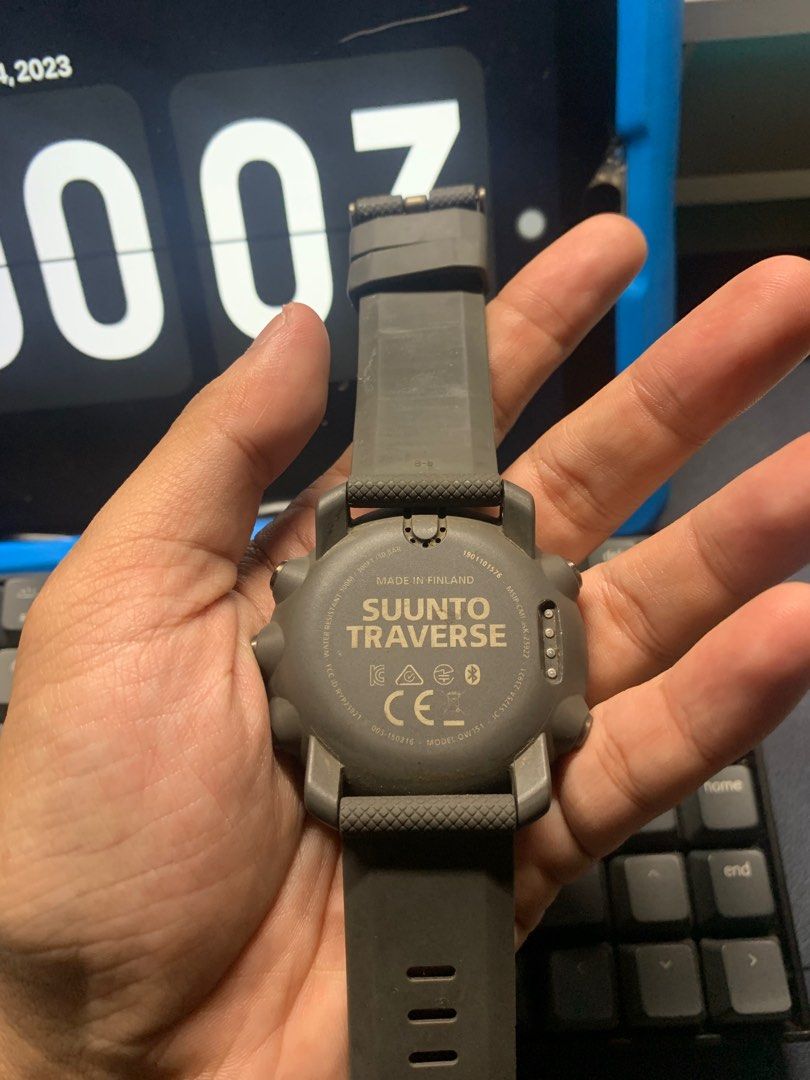 SUUNTO TRAVERSE GRAPHITE Fesyen Pria Jam Tangan di Carousell