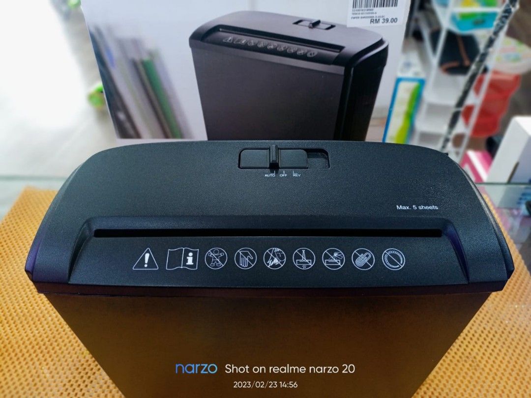 TESCO PAPER SHREDDER 7L S104A, Hobbies & Toys, Stationery & Craft