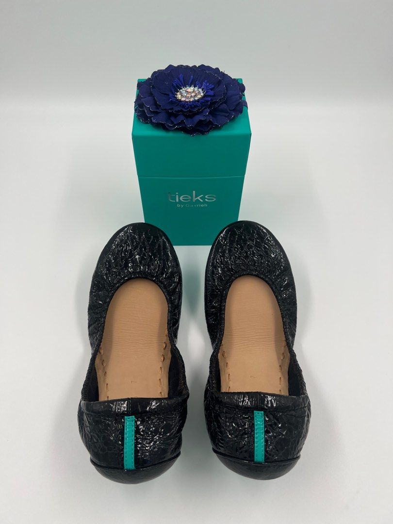 Tieks Obsidian Black Patent, Women's Fashion, Footwear, Flats & Sandals on  Carousell
