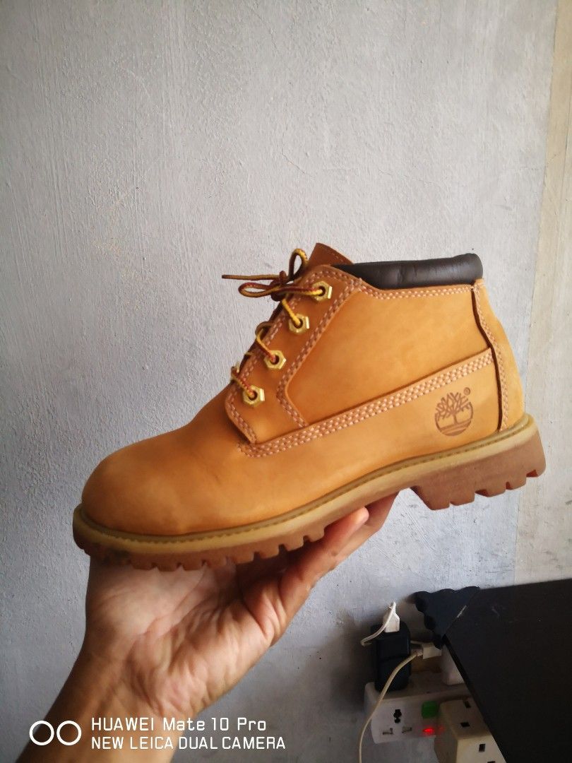 Mid cut store timberland boots