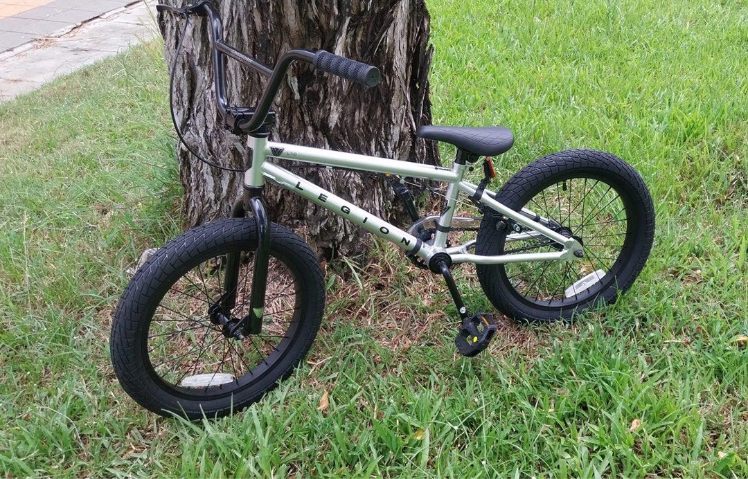 Mongoose legion 18 sale inch