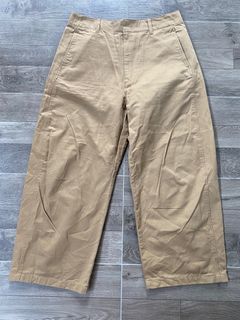 UNICLO CHINOS PANT BAGGIE STYLE