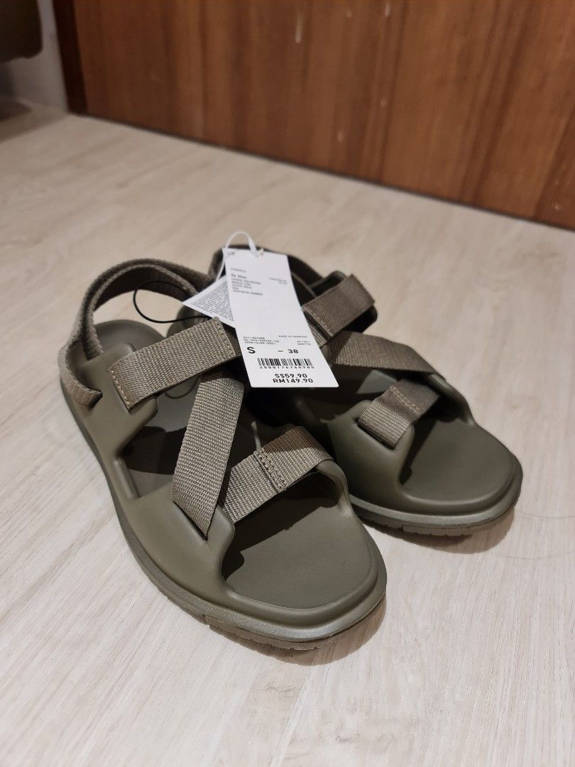 Uniqlo u sandals store