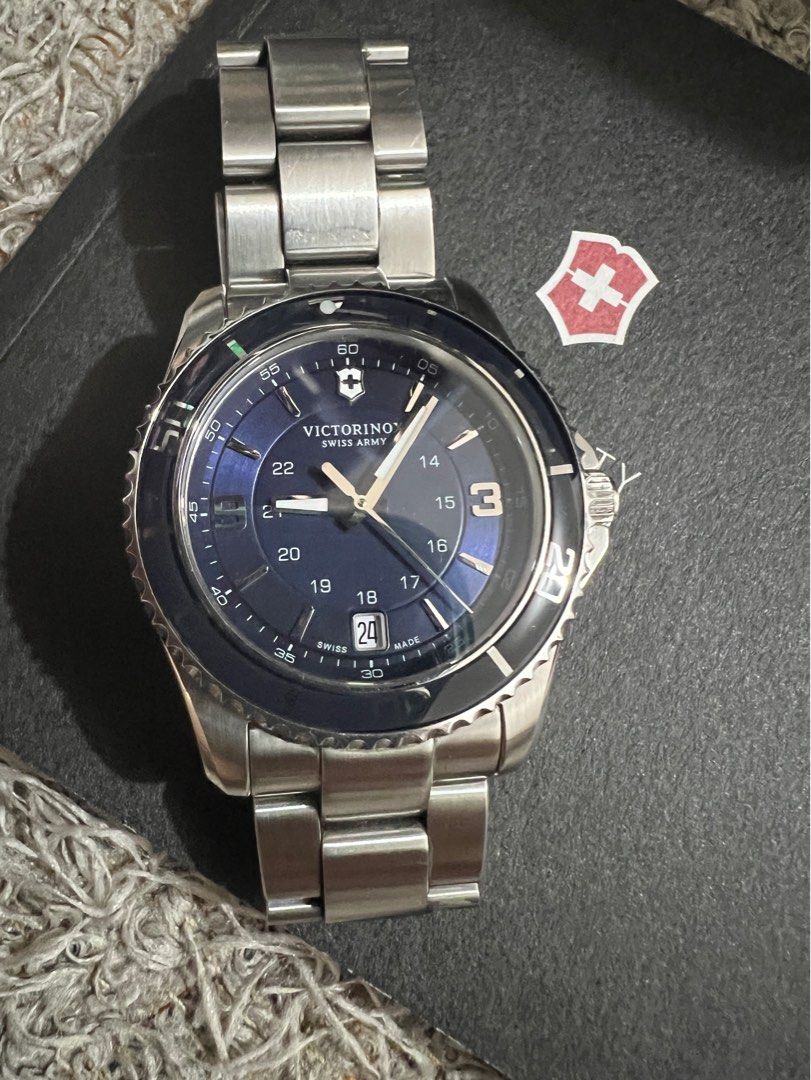Victorinox women's maverick top