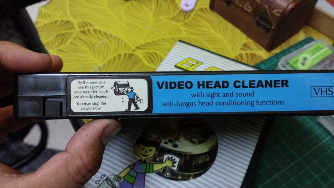 VINTAGE VHS TAPE CLEANER, Hobbies & Toys, Collectibles & Memorabilia