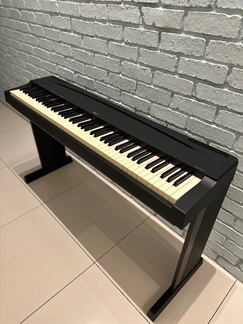 Yamaha Digital Piano P70, Hobbies & Toys, Music & Media, Musical