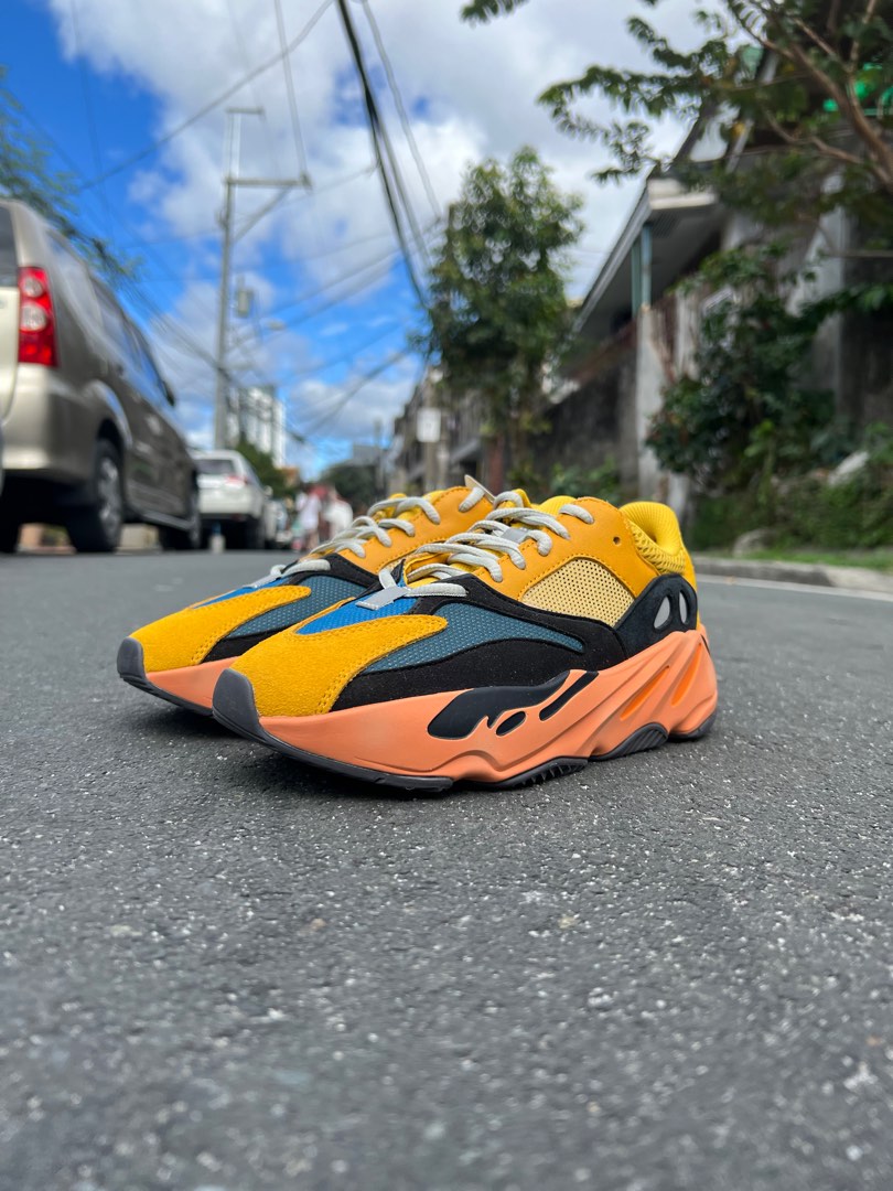 yeezy 700 sun size 7