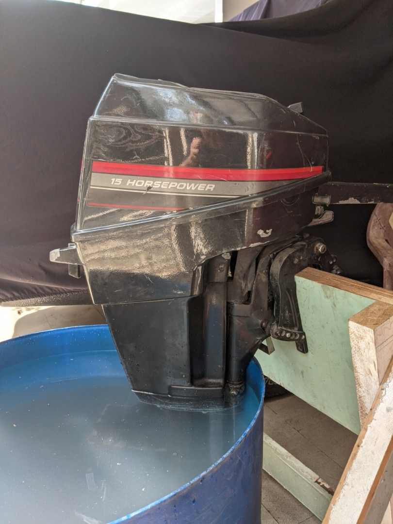 15 HP Force outboard motor by Mercury Marine, Sports Equipment, Fishing