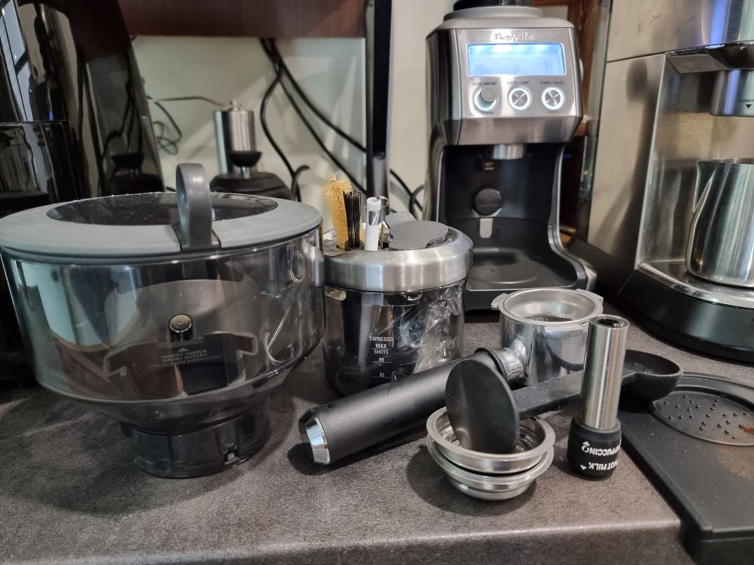 Delonghi EC685 + Breville Smart Grinder, TV & Home Appliances, Kitchen