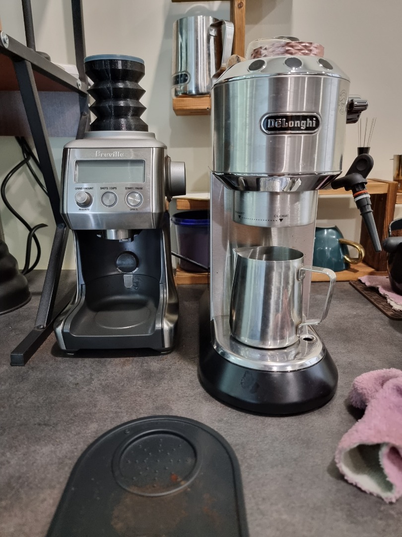 Delonghi EC685 + Breville Smart Grinder, TV & Home Appliances, Kitchen