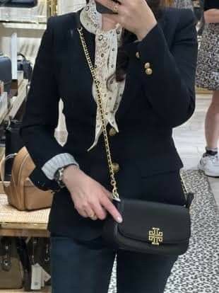 🇺🇲 Authentic Tory Burch Britten Crossbody bag (Category: Luxury Bags & Wallets) located in Santa Cruz. Submitted by janelovebagswatchesshoesph (Listing ID 1217241711, Image 3). Description: .