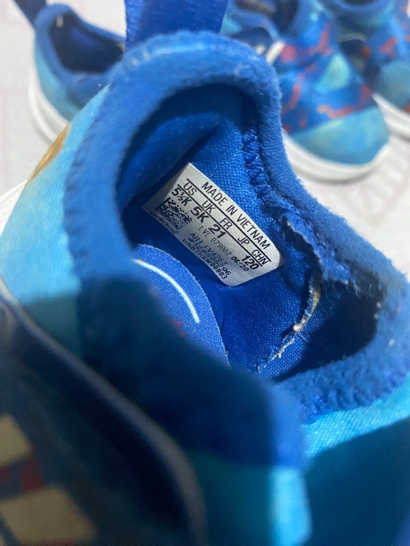 Adidas Frozen (Category: Babies & Kids Fashion) located in Paranaque City. Submitted by johnber (Listing ID 1217367418, Image 2). Description: Size 5 1/2kids adidas.