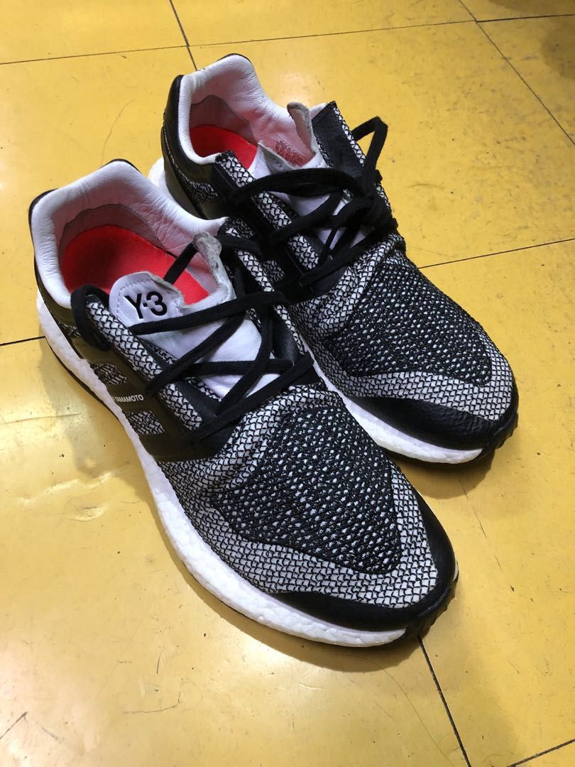 Y3 pure deals boost on feet