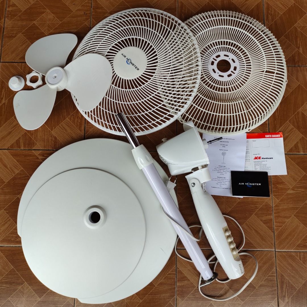 Air Monster 16 Inci Kipas Angin Berdiri 15501 Putih Stand Fan Ada Yg Bagian Patah On Carousell 6756