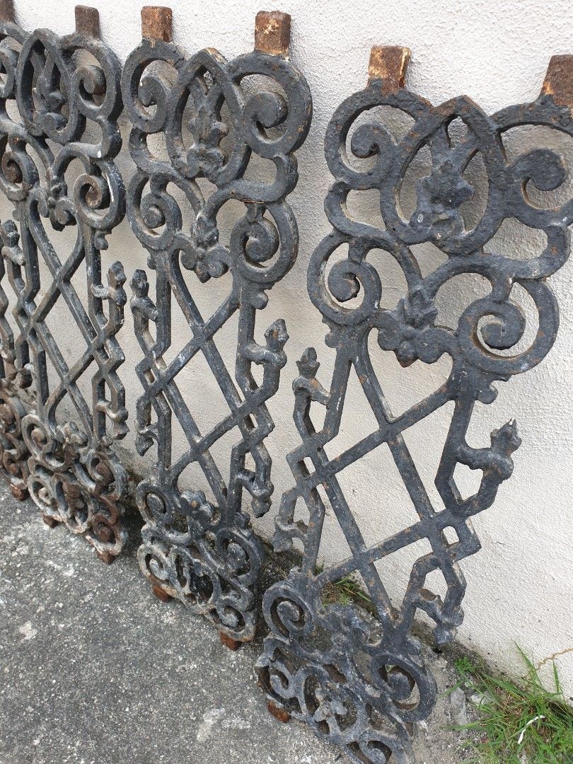 Antique Cast Iron Grill, Hobbies & Toys, Collectibles & Memorabilia