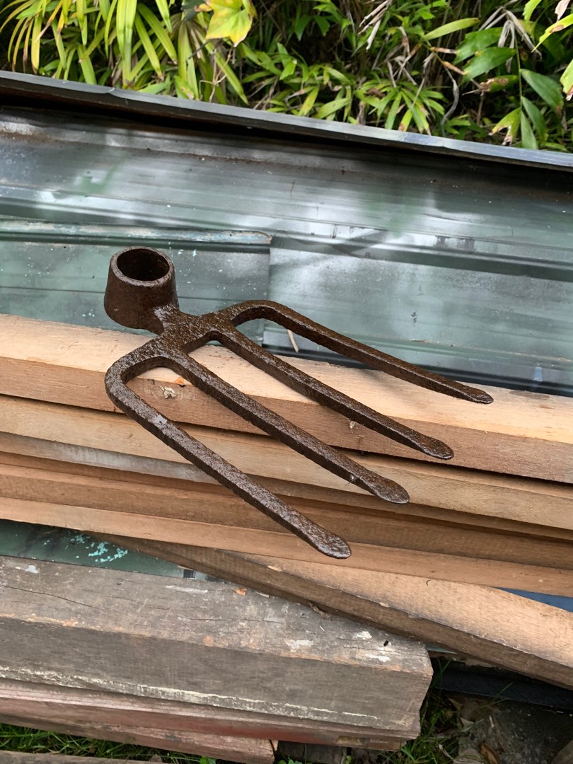 Antique heavy duty pitch fork, Hobbies & Toys, Collectibles