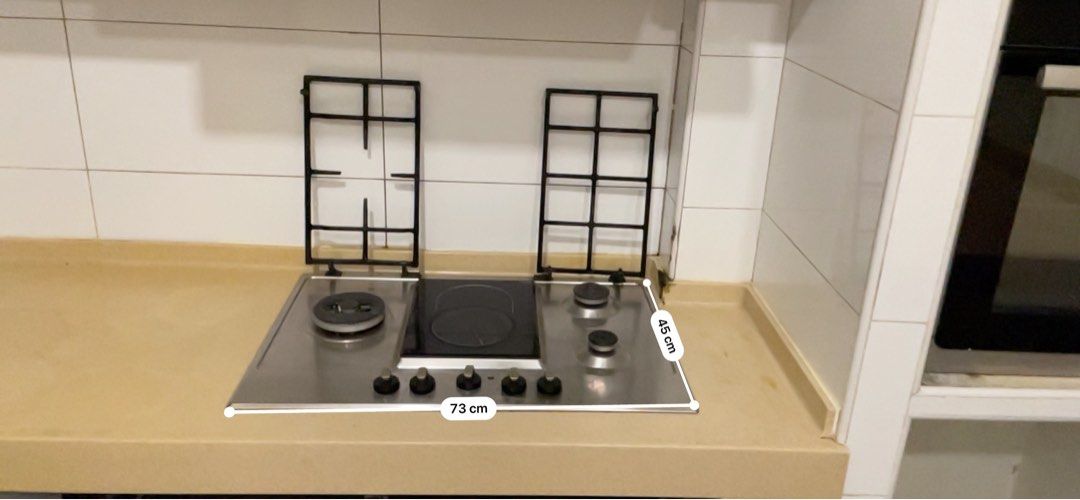 Ariston Gas Stove with Ceramic Cook Top, TV & Home Appliances, Kitchen