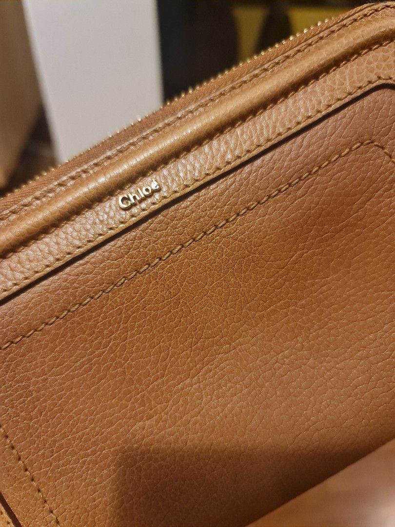 Authentic Chloe Wallet (Category: Luxury Bags & Wallets) located in Las Pinas. Submitted by juliagarcia95 (Listing ID 1217330642, Image 2). Description: like new Chloe Wallet in brown leather no fllaws.