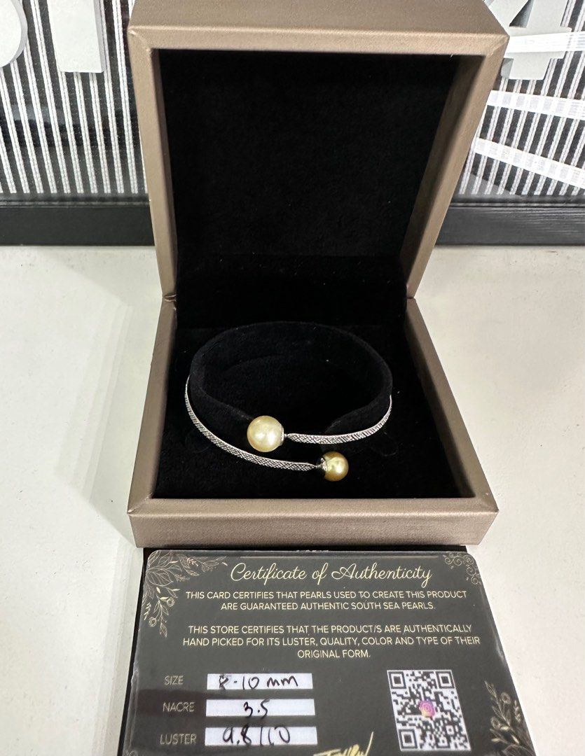 *Available* Authentic South Sea Pearls Bracelet (Category: Bracelets) located in Quezon City. Submitted by _anythingforless_ (Listing ID 1217292771, Image 1). Description: South Sea Pearls with minimal fish bites 8-10 mm Silver bracelet Inclusions: box, pouch and certificate of authenticity Shipping from Fairview, QC.