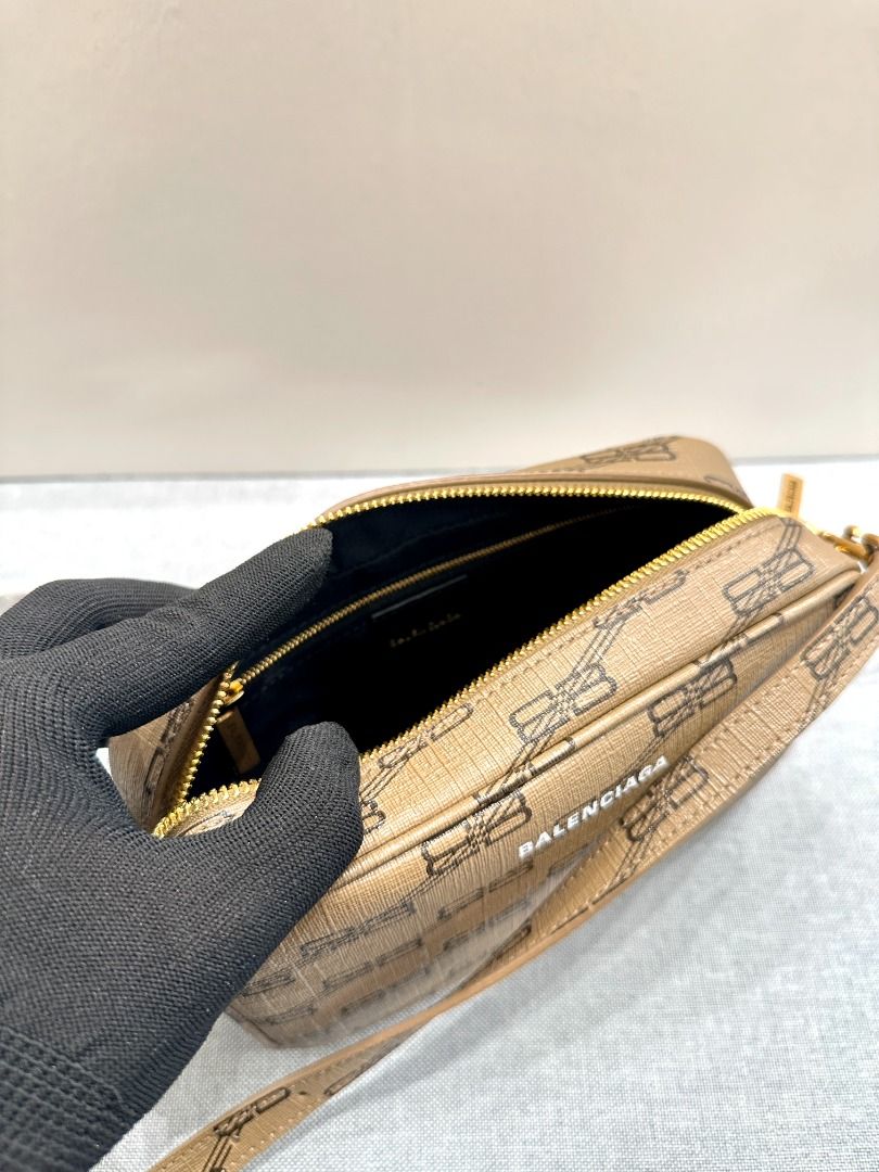 Balenciaga ' Signature Small ' Shoulder Bag In Brown - 702701
