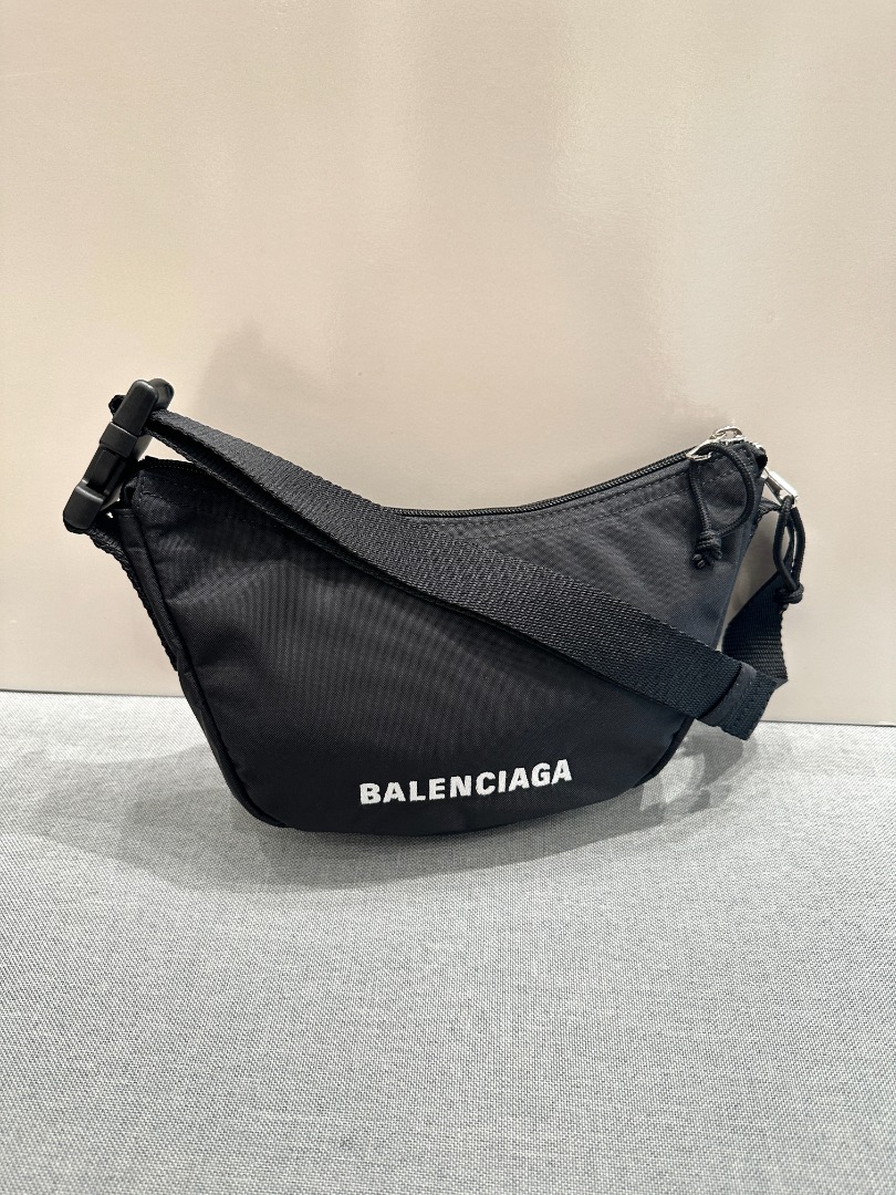 Balenciaga Logo Print Hobo Bag in Black - 661926-H858X-1090 