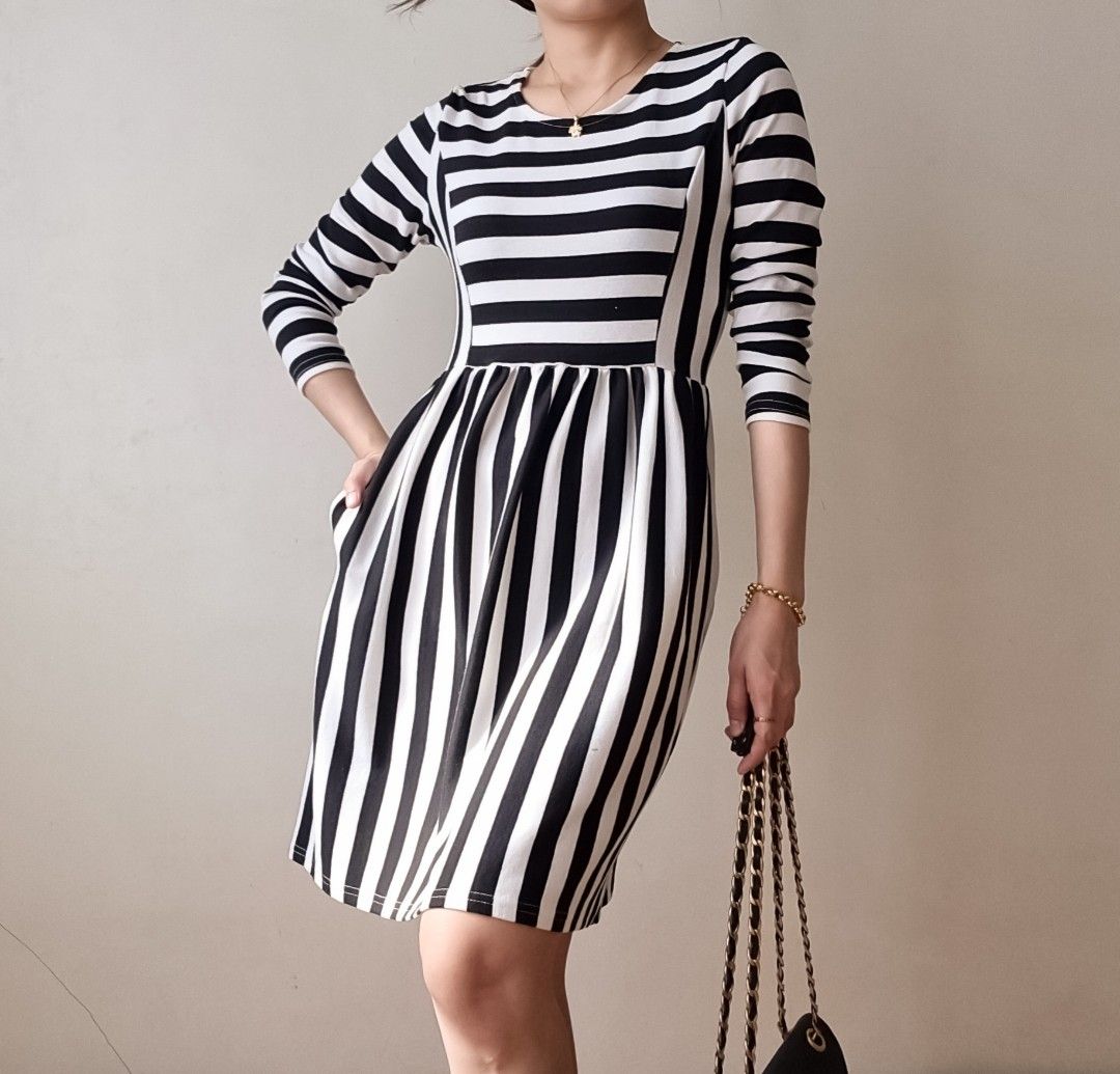 White And Black Striped A-Line Dress Striped Casual, 57% OFF