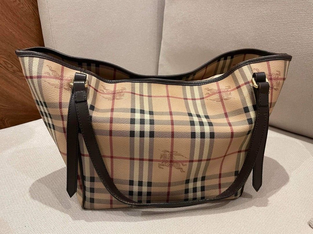 Burberry Tote Bag, Luxury, Bags & Wallets on Carousell