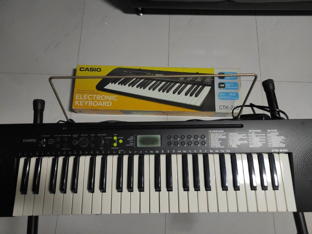Casio electronic keyboard CTK240, Hobbies & Toys, Music & Media