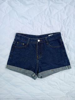 (Category: ) located in . Submitted by misspviolet (Listing ID 1217325366, Image 1). Description: .