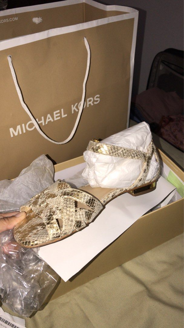 Harga sandal 2025 michael kors