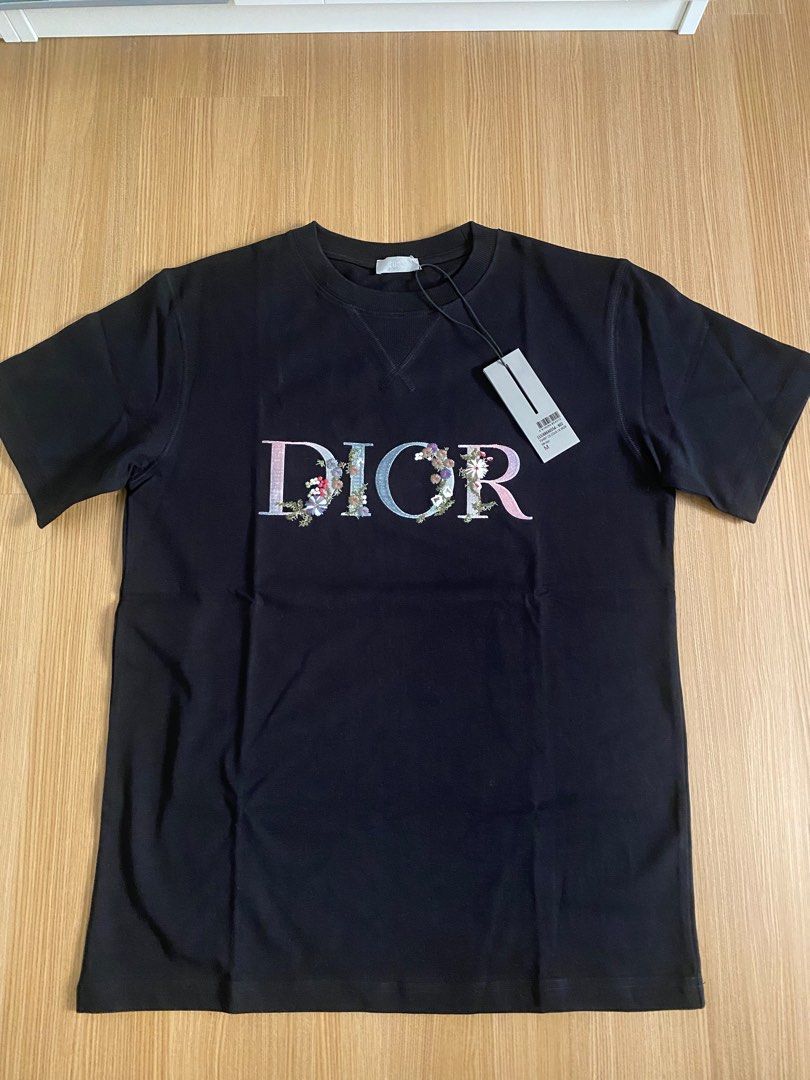 DIOR Paris Flower Embroidered t shirt (RARE), Men's Fashion, Tops u0026 Sets,  Tshirts u0026 Polo Shirts on Carousell