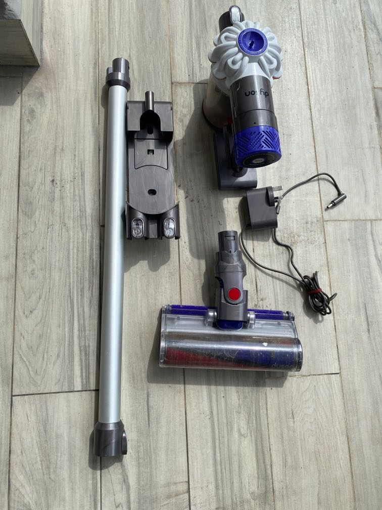 Dyson V6 vacuum cleaner and accessories, TV & Home Appliances, Vacuum