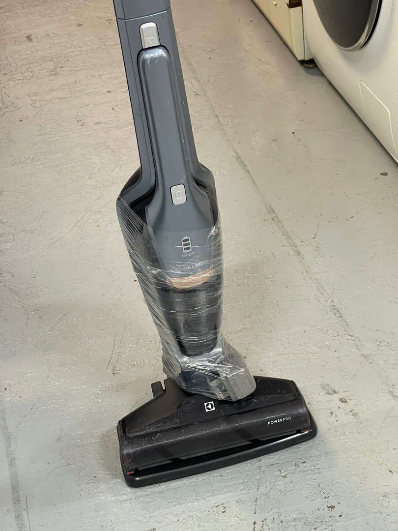 ELECTROLUX ZB3411 HANDSTICK VACUUM CLEANER, TV & Home Appliances