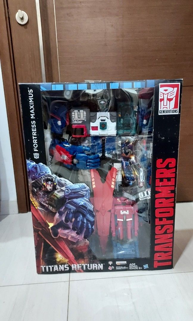 FORTRESS MAXIMUS TRANSFORMERS SDCC 2016 SPECIAL EDITION WITH SWORD AND