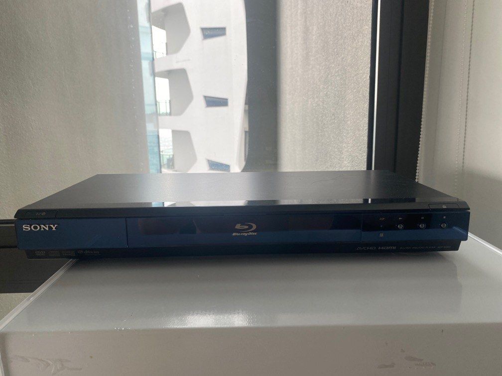 Free BluRay (no cables included), TV & Home Appliances, TV