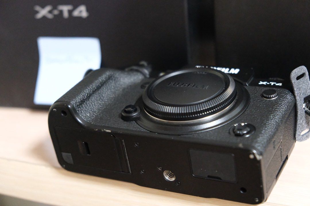 FUJIFILM X-T4 黑色body 兩台日本購入平輸, 相機攝影, 相機在旋轉拍賣