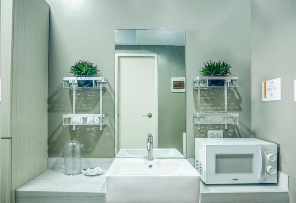 Fully Furnished Studio Type and Dorm Type Rooms in Makati, Property ...