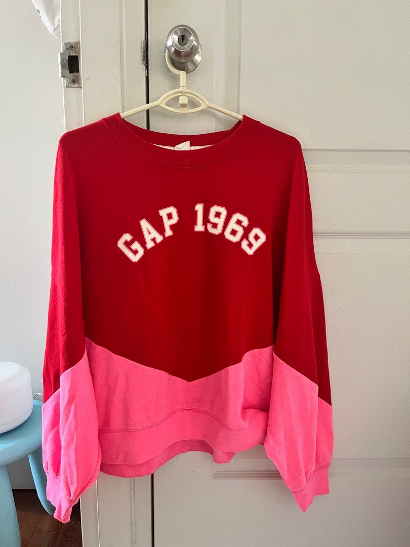 Gap Women Japan Edition 1969 Sweater