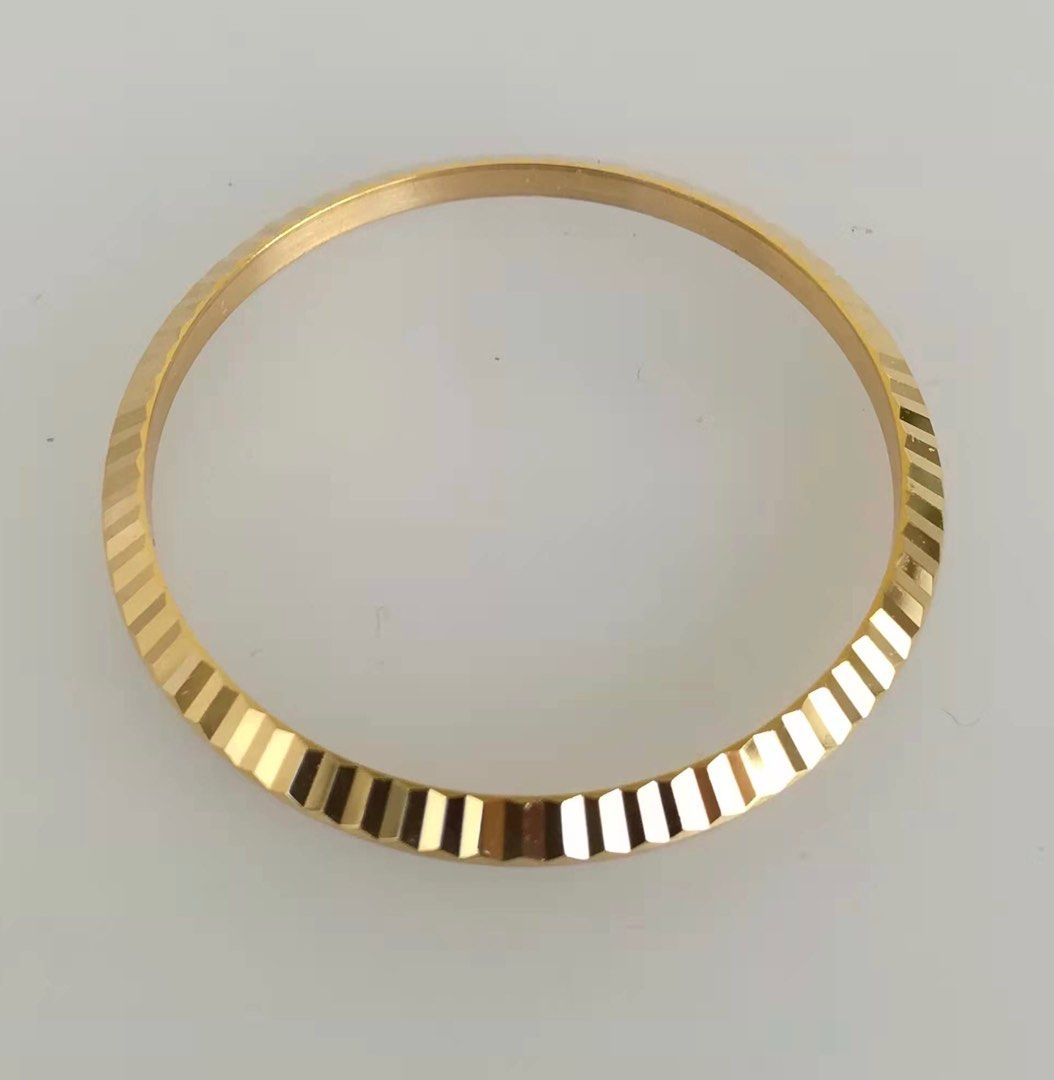 Gold deals fluted bezel